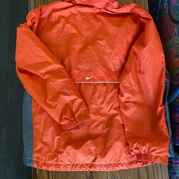 Nike wind breaker - Picture 5 of 7